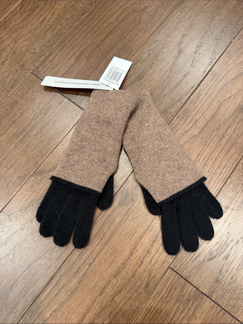 The Cashmere Project Gloves in Brown and Black NWT - C54-130